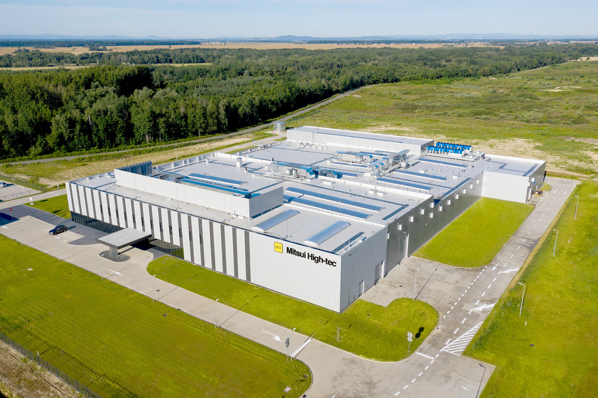 Mitsuhi High-Tec factory in Skarbimierz Poland built by Takenaka Europe