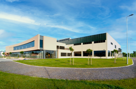 Factory Curtis Lens Manufacturing built by Takenaka Europe in 2009.