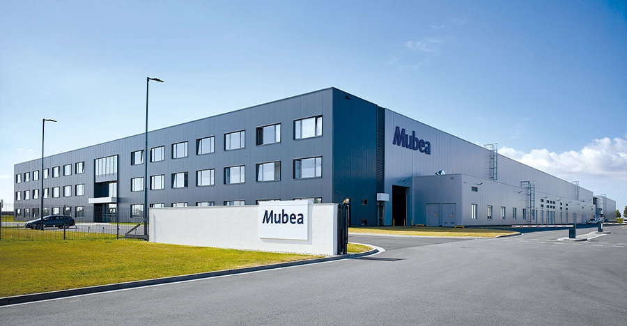 Exterior view of the workshop extension of the Mubea building in the Czech Republic