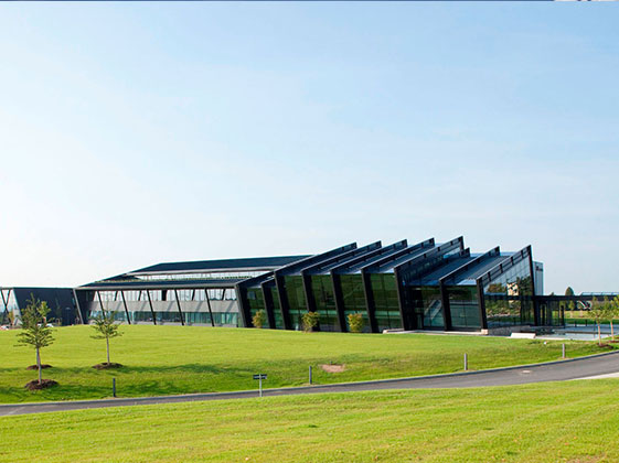 Genereal view on the 12.721 m² Amada Headquarters, located in Haan (Germany)